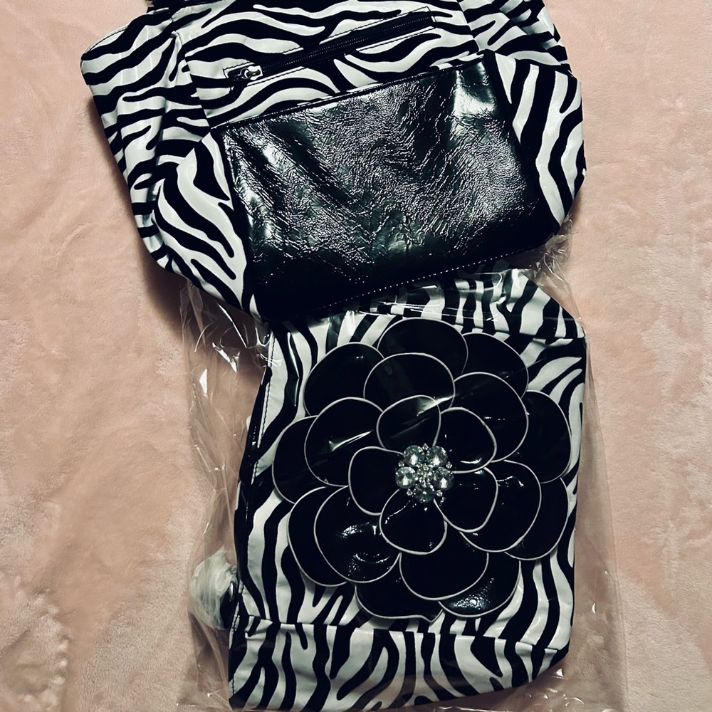 1 NWT Bucket Bag Black/White Zebra Print Women's Bag ~ beautiful ⭐️⭐️⭐️⭐️⭐️